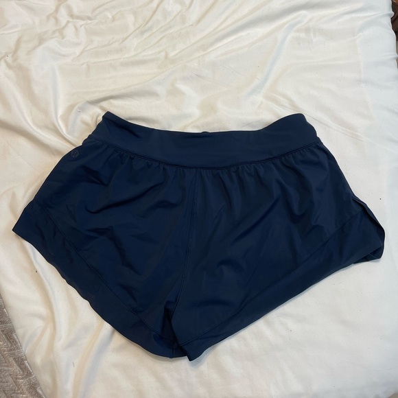 Lulu lemon shorts - Picture 2 of 4